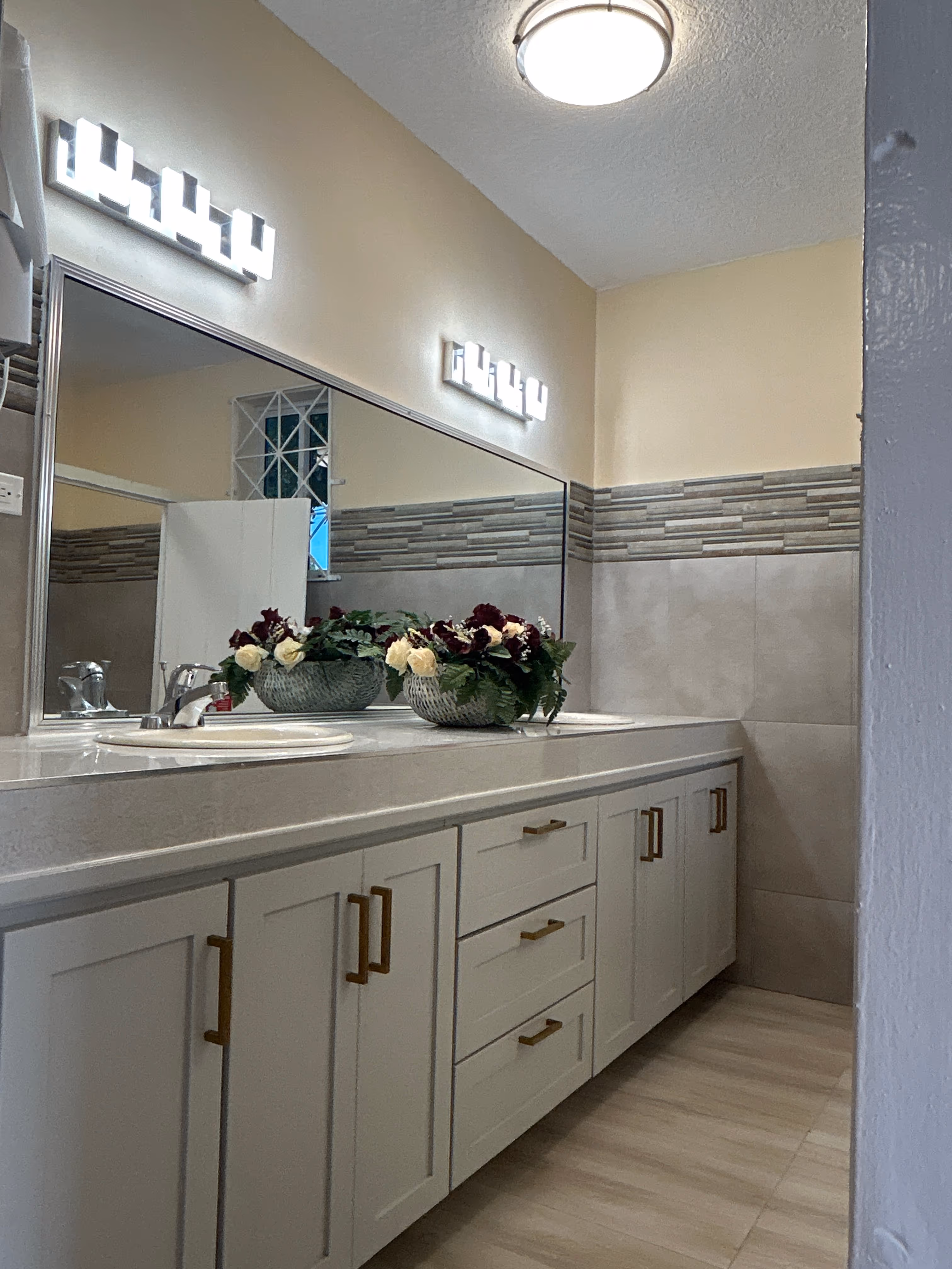 Soon Come Villa restroom