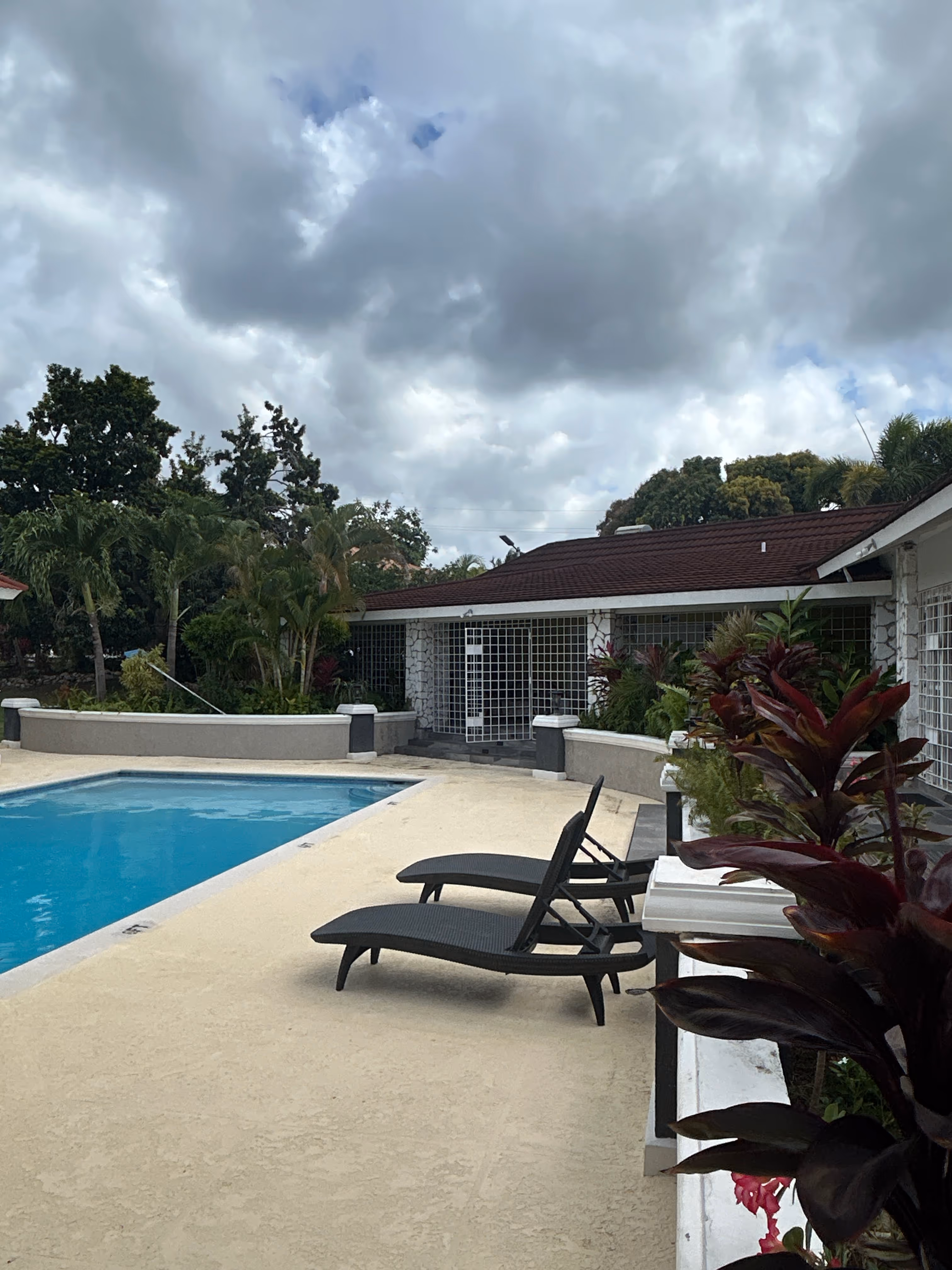 Soon Come Villa poolside